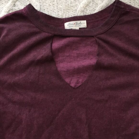 Ultra Flirt | Long Sleeve Cut Out Maroon Top | M - Picture 2 of 6